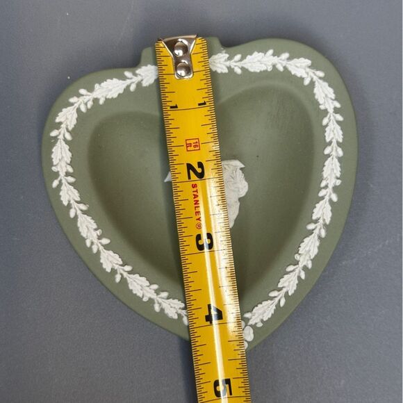 Wedgwood Sage Green Jasperware Spade Trinket Dish - Picture 7 of 7